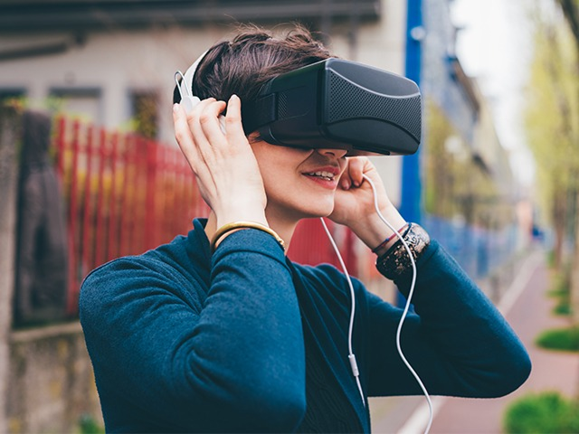Augmented Reality Social Media Mobile App